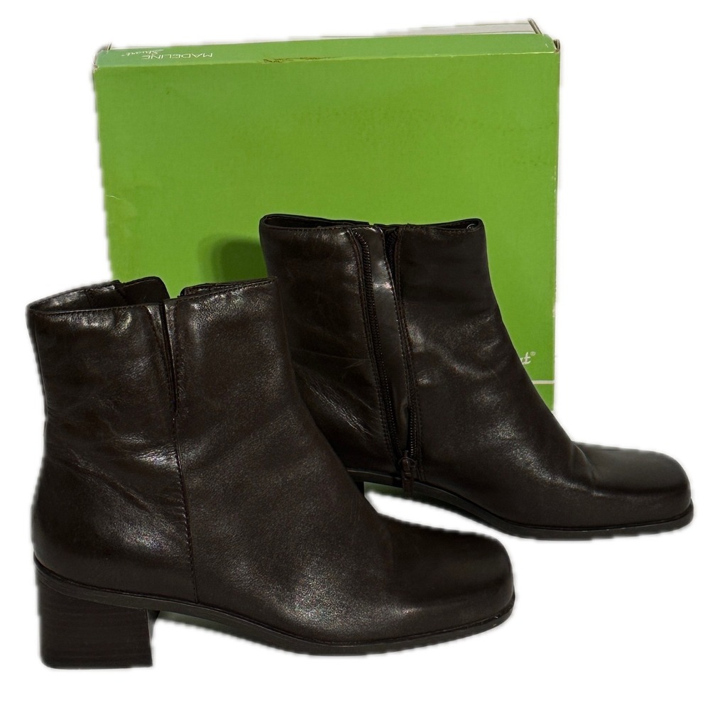 Madeline Stuart Forward Womens Boots Dark Brown Leather Ankle Bootie Size 8 Used